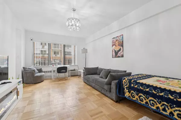 Forest Hills, NY 11375,76-26 113th ST #1B