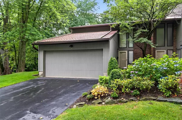 Jericho, NY 11753,7 Meadowood DR