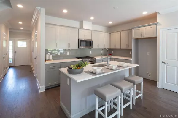 Hyde Park, NY 12538,311 Hudson View Terrace