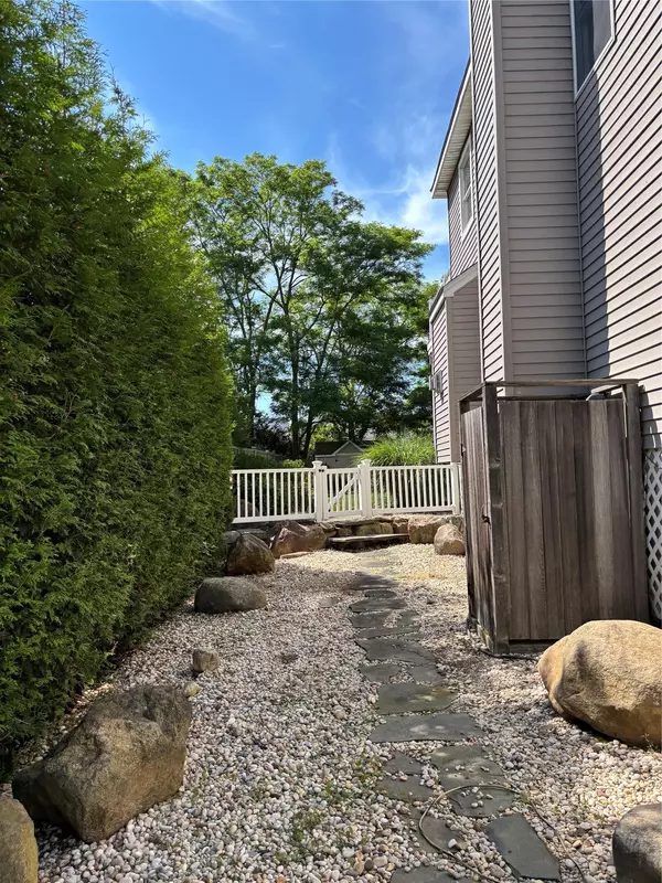 Peconic, NY 11958,155 2nd AVE