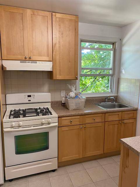 Yonkers, NY 10710,1 Burbank ST #2a