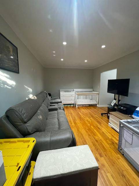 Yonkers, NY 10710,1 Burbank ST #2a