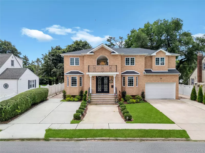 2694 Forest AVE, East Meadow, NY 11554