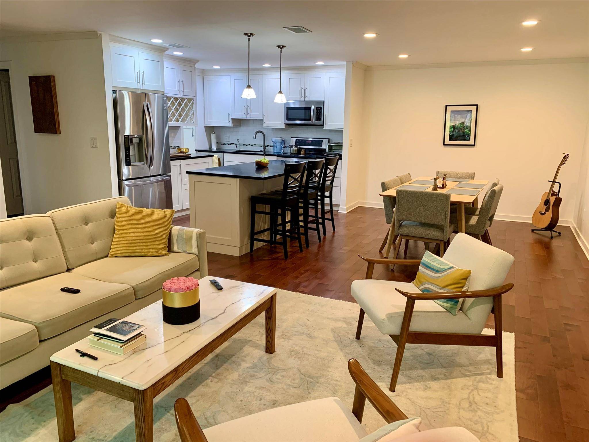 Roslyn, NY 11576,46 Spring HOLW
