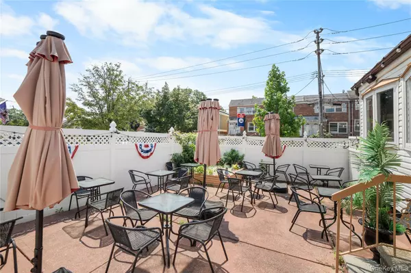 Whitestone, NY 11357,9-17 Clintonville ST