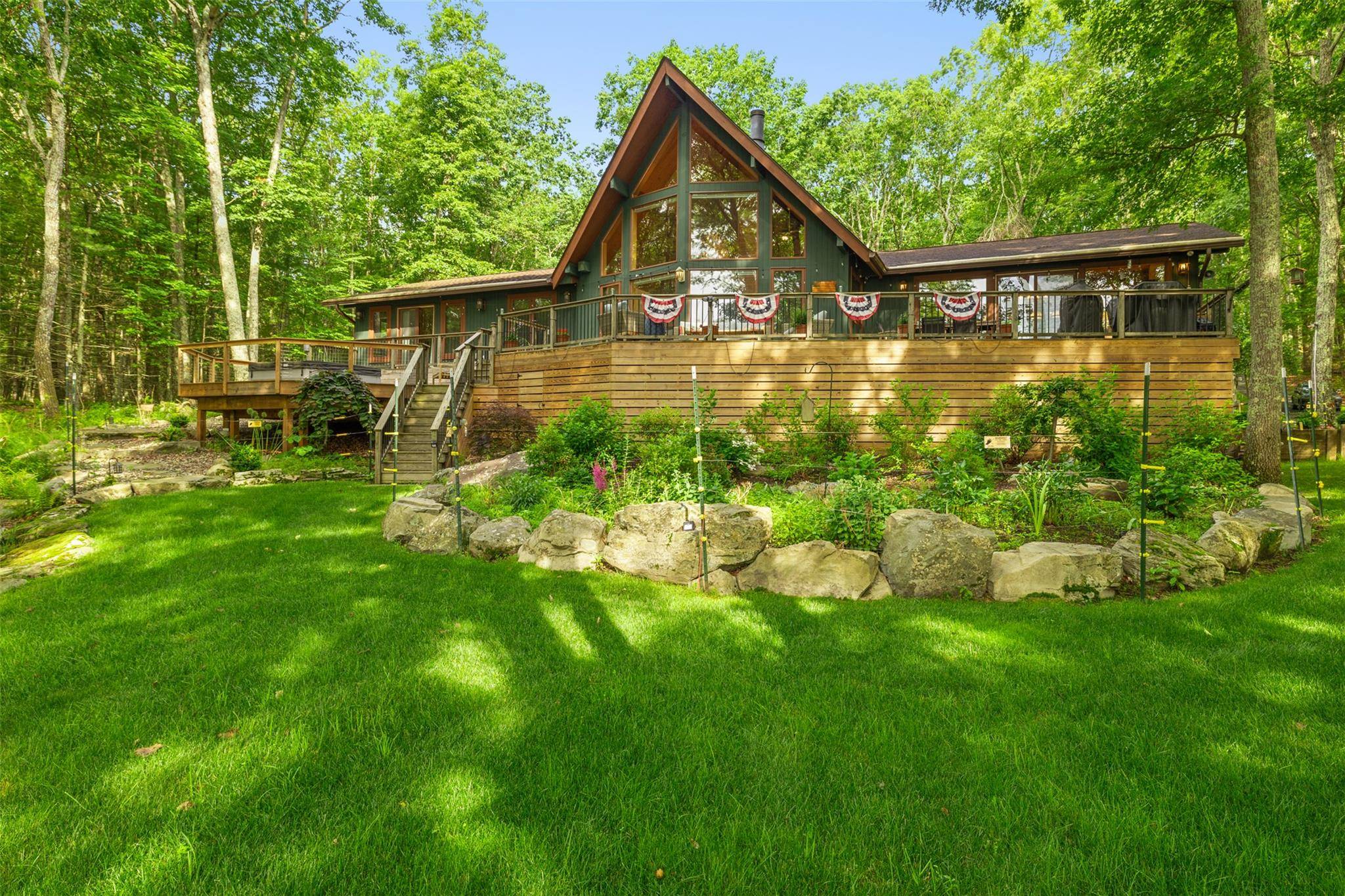 253 York Lake Estates RD, Barryville, NY 12732