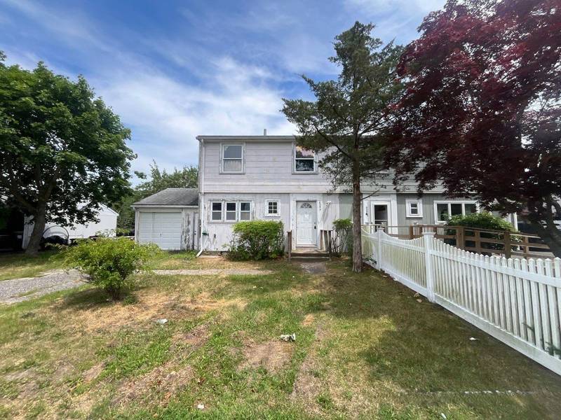 625 Edwards ST #A, Westhampton Beach, NY 11978