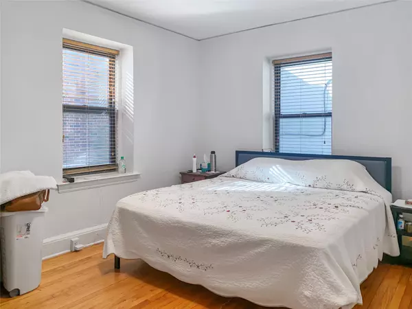 Larchmont, NY 10538,6 West AVE #1F