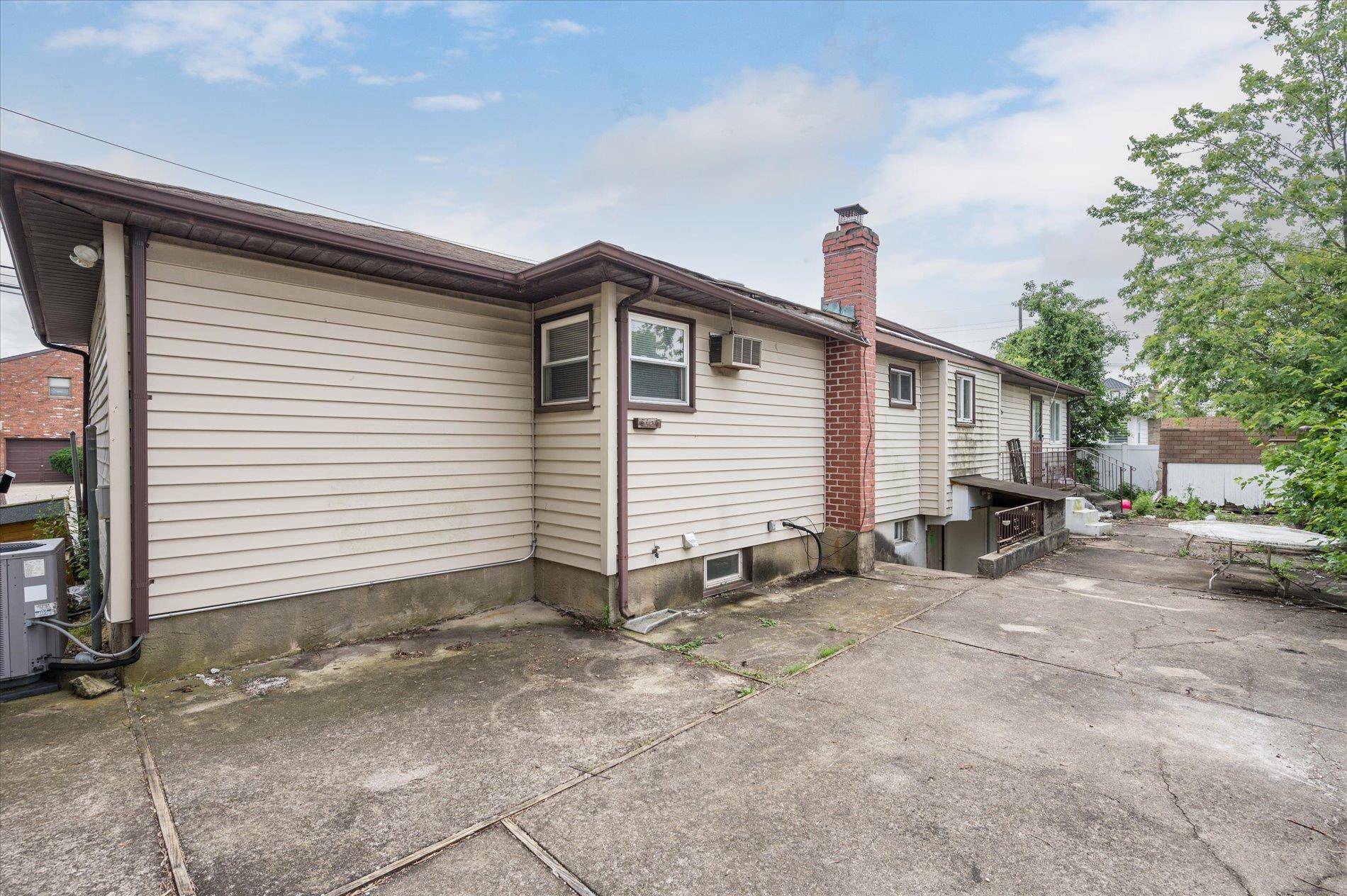 West Babylon, NY 11704,21 Silver ST
