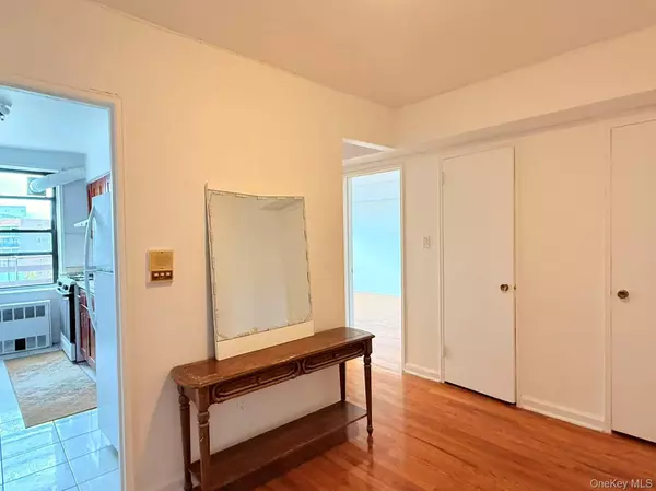 Flushing, NY 11355,136-30 Sanford AVE #6D