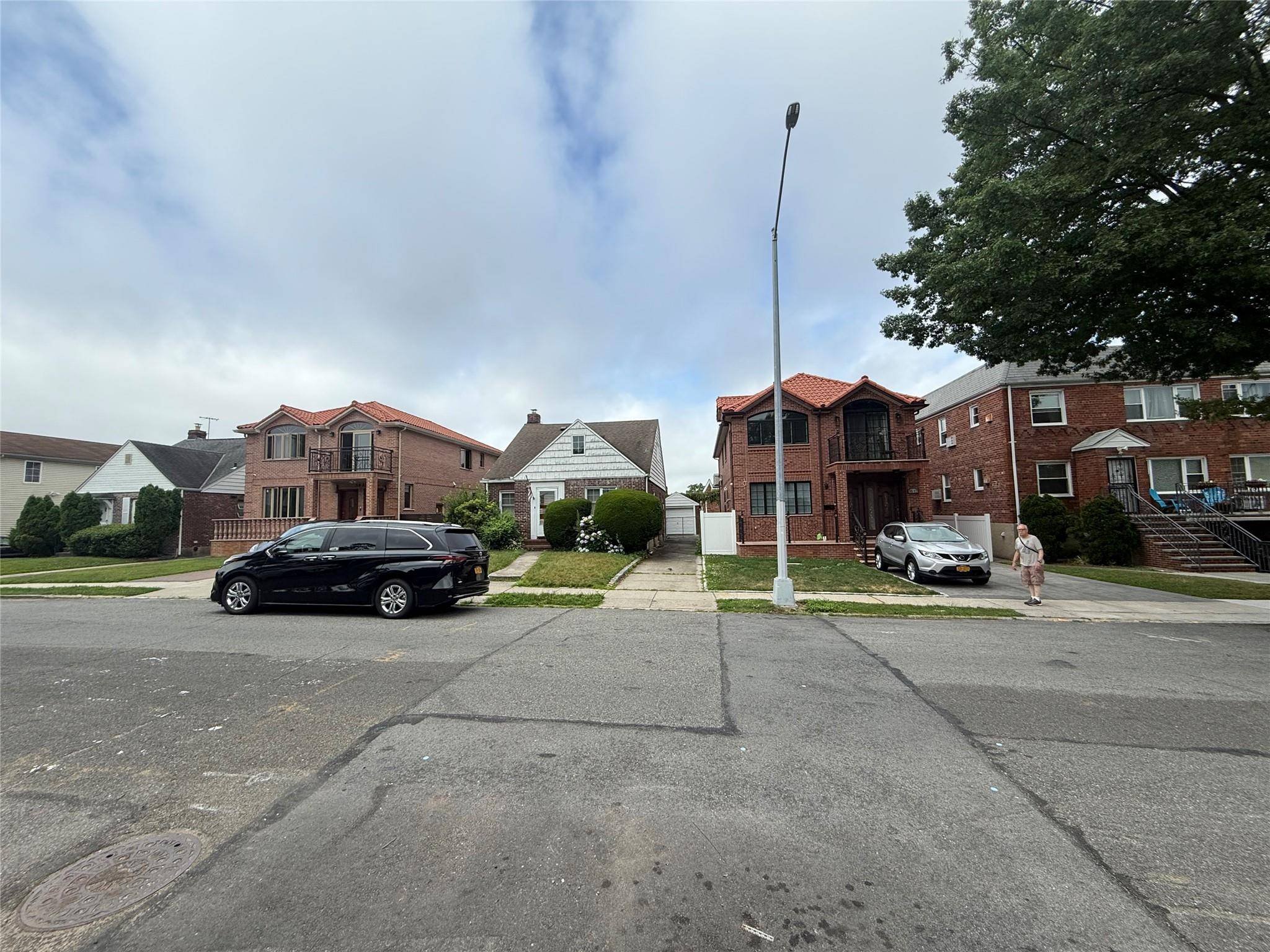 Bayside, NY 11361,35-16 203 ST
