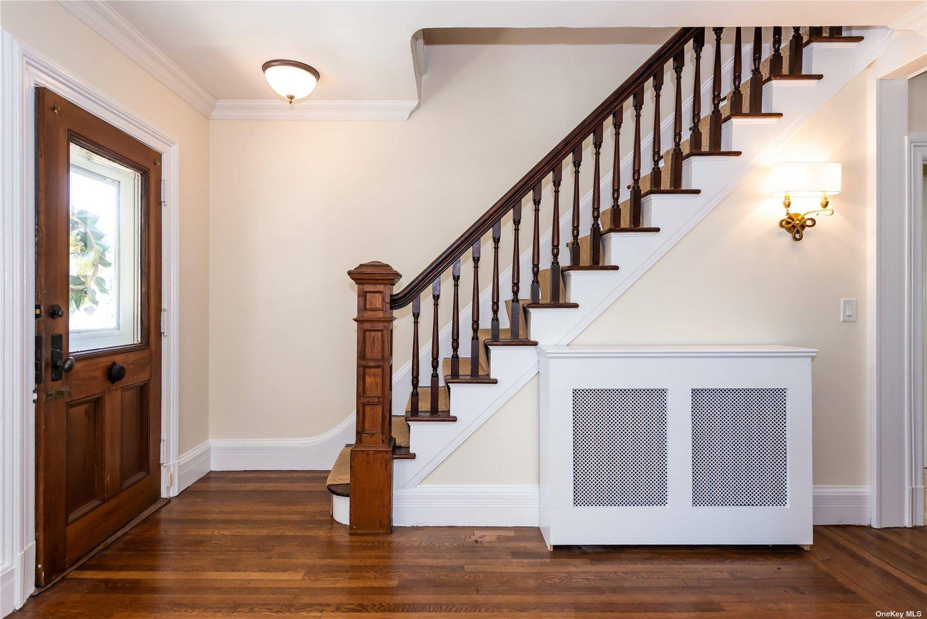 Glen Cove, NY 11542,21 Franklin AVE