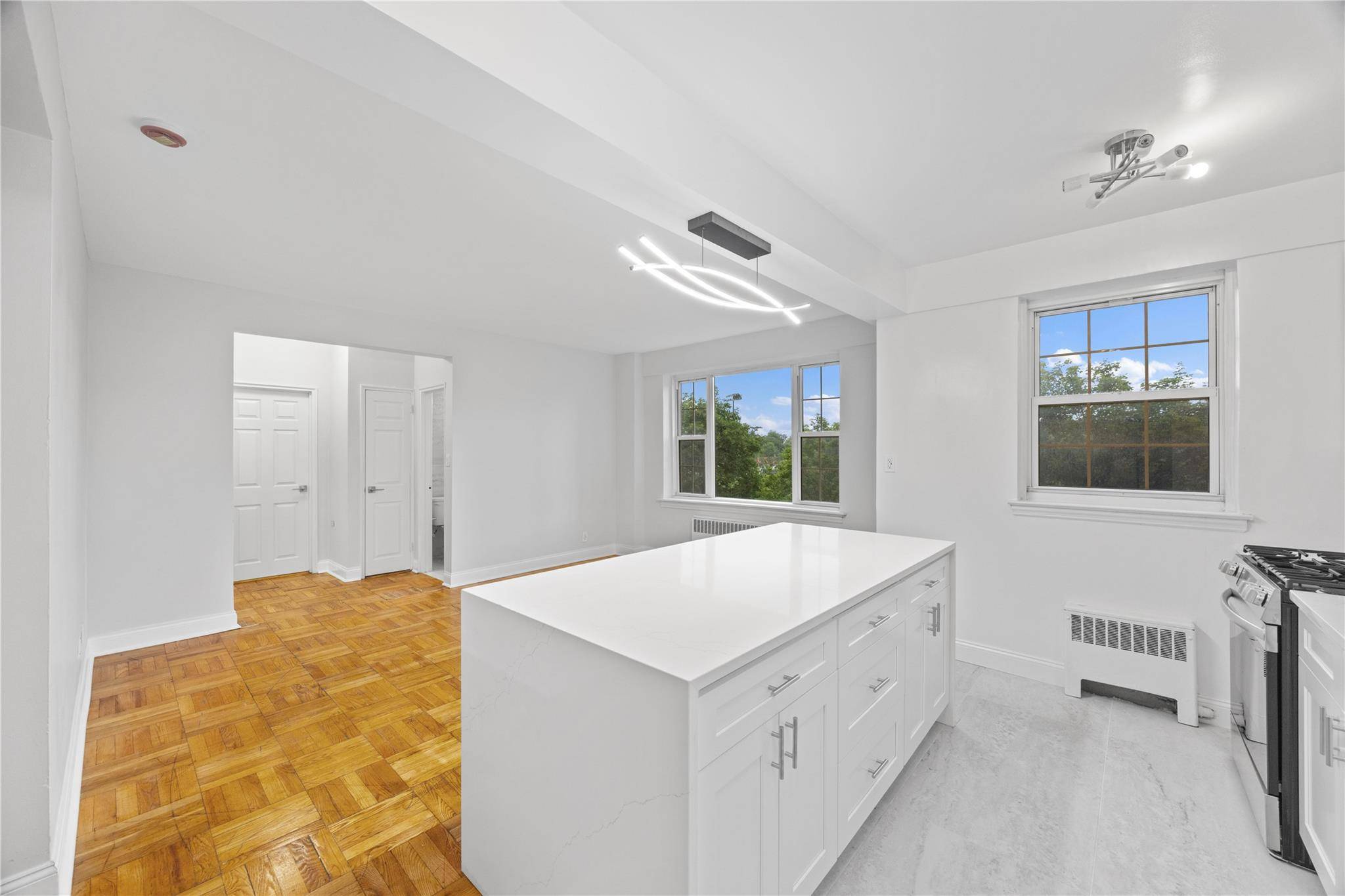 New Rochelle, NY 10805,220 Pelham RD #4P