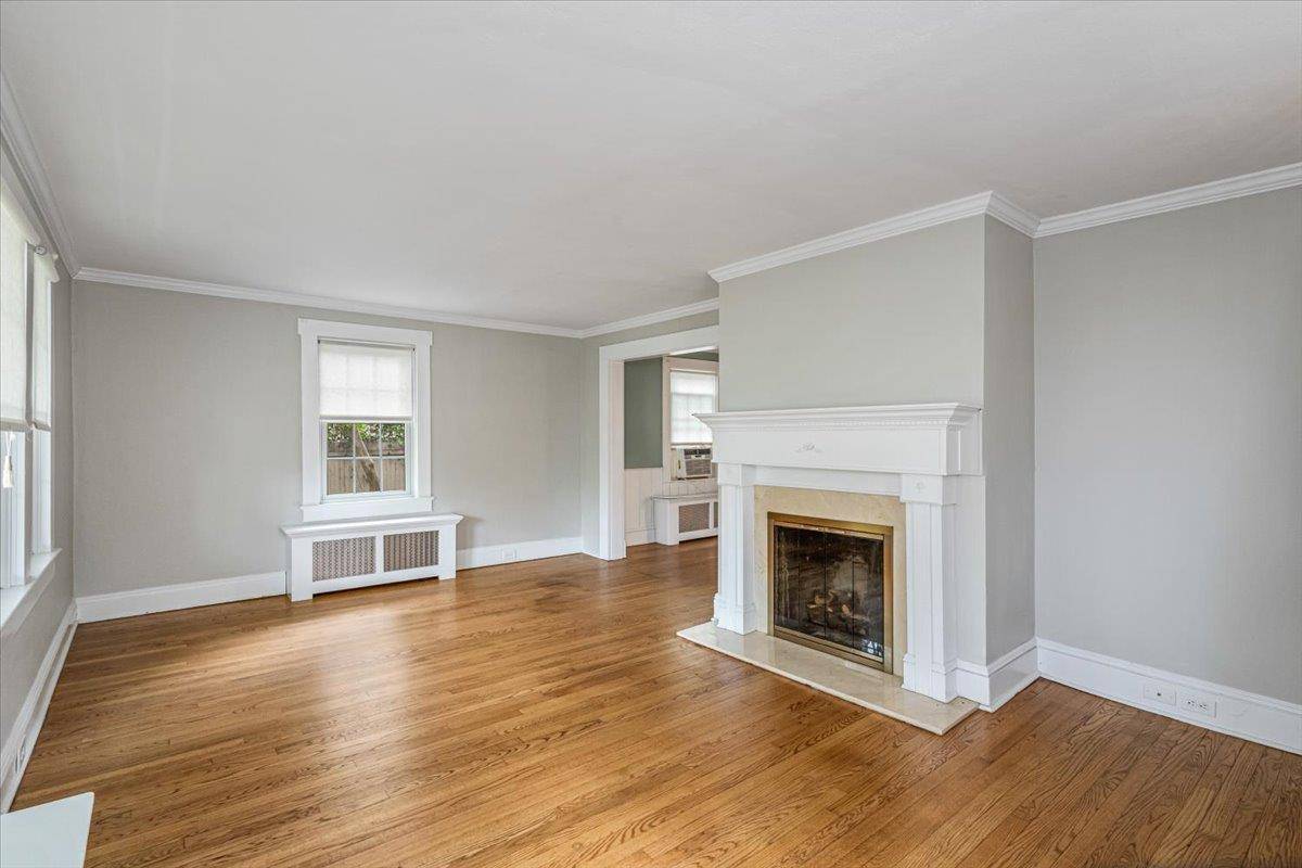 Locust Valley, NY 11560,16 Egypt LN