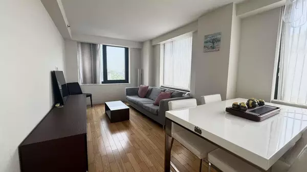 Flushing, NY 11354,39-16 Prince ST #8E