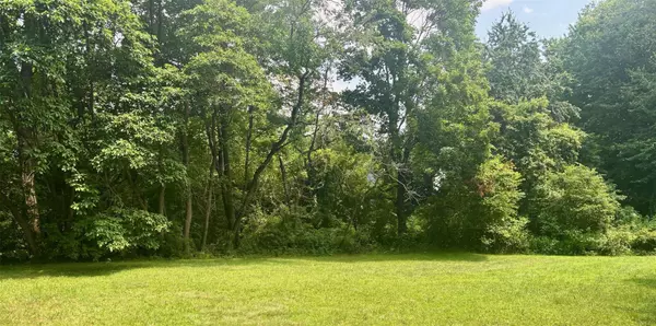 Huntington, NY 11743,34 Warner RD