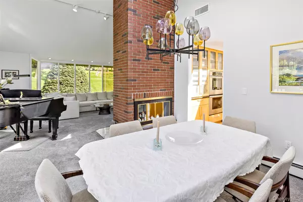 Hopewell Junction, NY 12533,207 E Hook RD