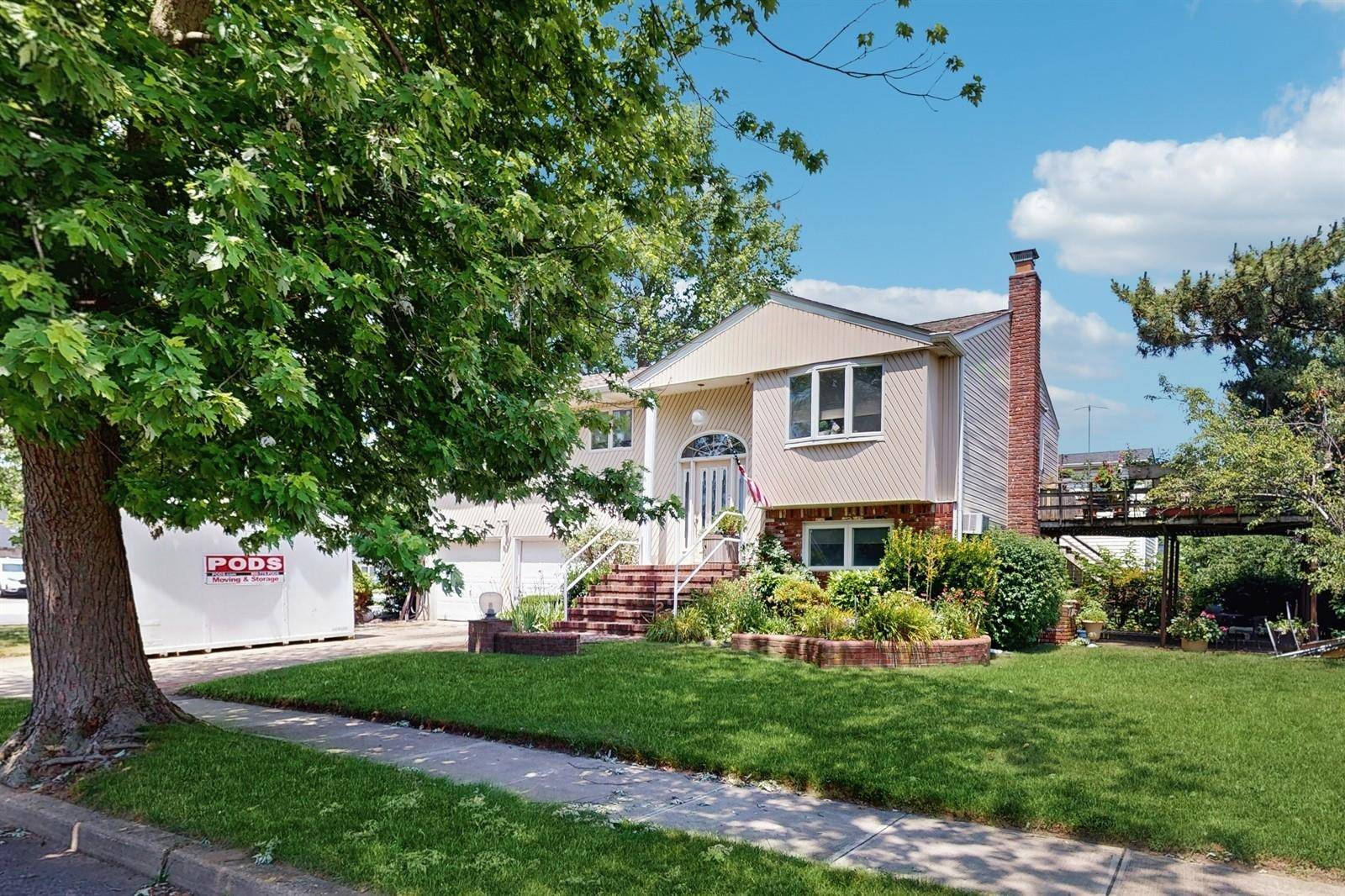 Oceanside, NY 11572,336 Thompson AVE