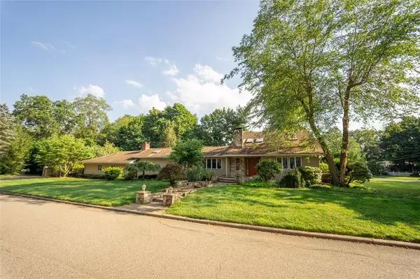 Village Of The Branch, NY 11787,6 Cambridge DR