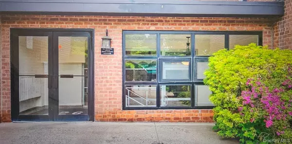 New Rochelle, NY 10805,126 Church ST #2D