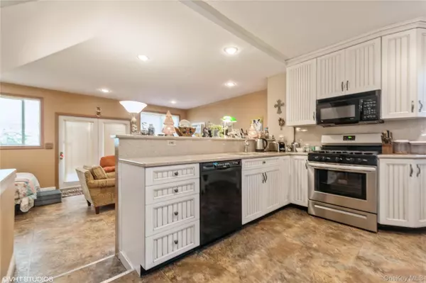 232 Broad ST, Williston Park, NY 11596