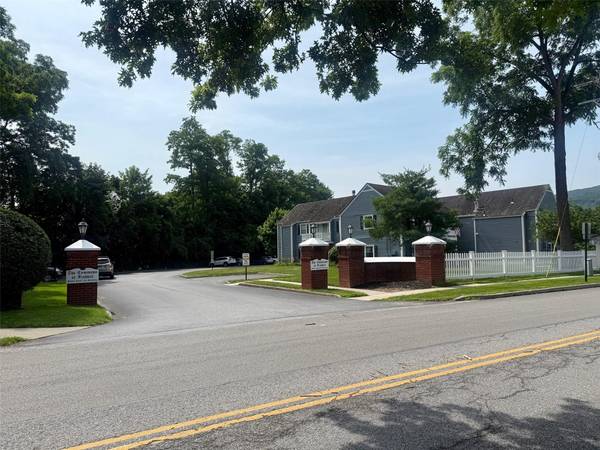 600 Commons WAY #A, Fishkill, NY 12524