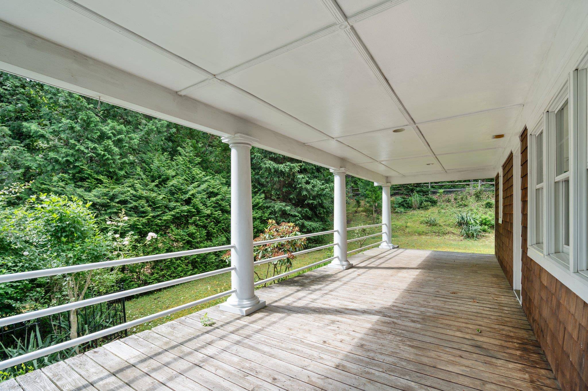 Wading River, NY 11792,1459 N Country RD