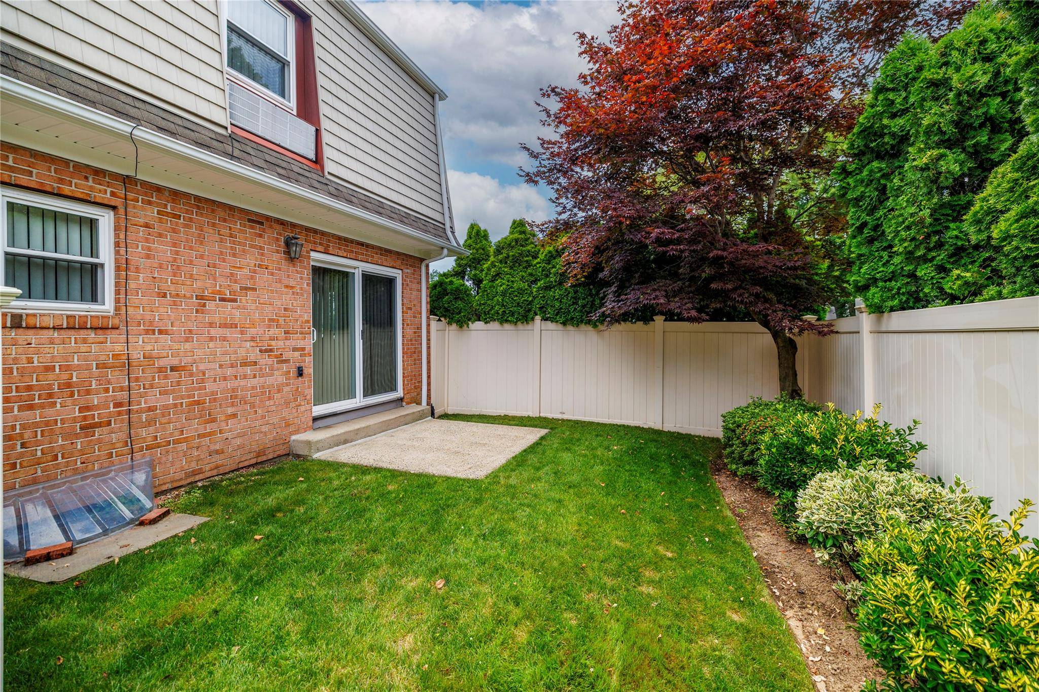 Rockville Centre, NY 11570,195 N Centre AVE #23