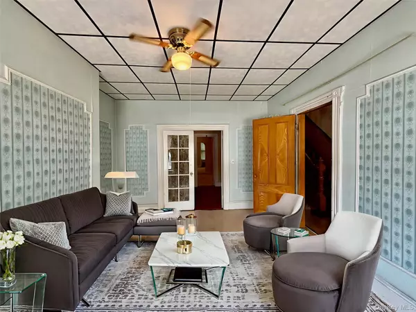 Ridgewood, NY 11385,7313 71st ST #3