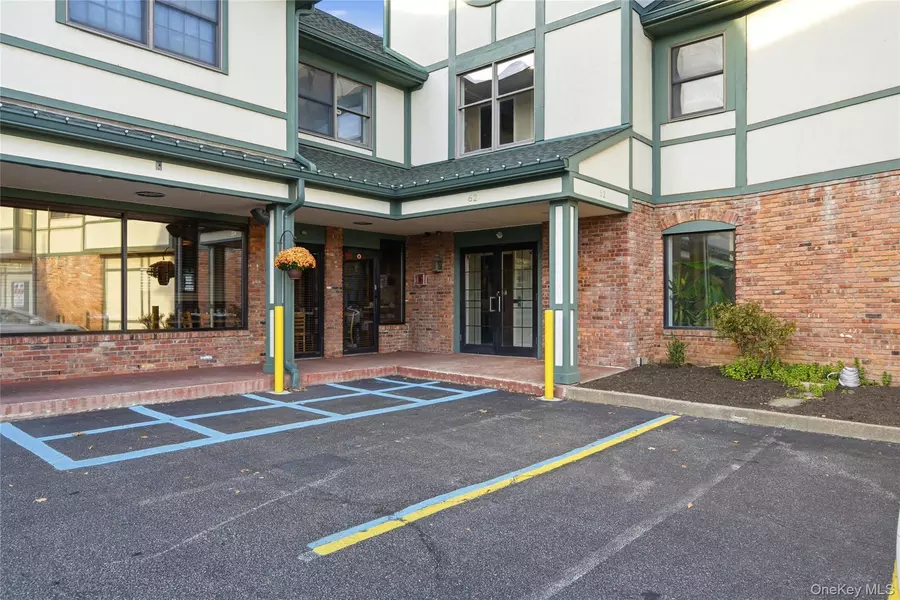 62 South ST #201, Oyster Bay, NY 11771