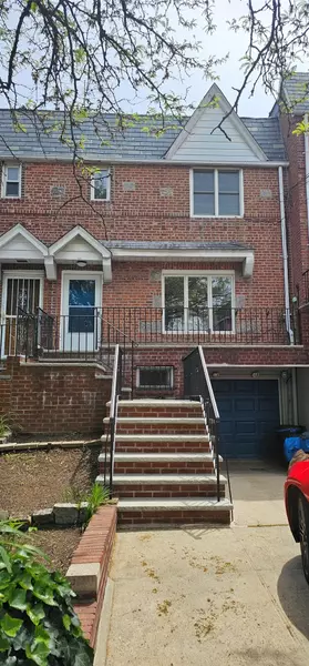 5203 72nd PL, Maspeth, NY 11378