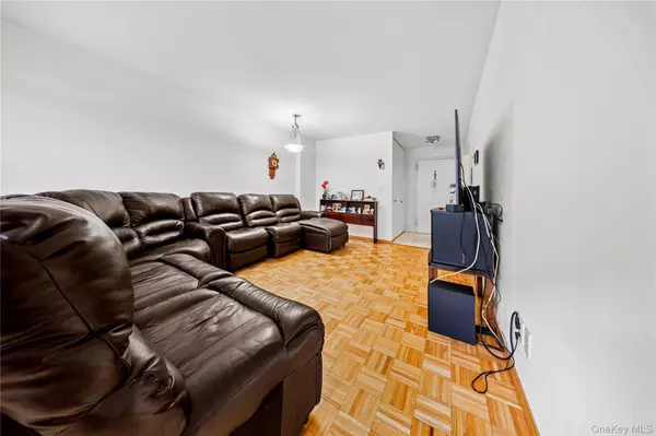 Woodside, NY 11377,5230 39th DR #7M