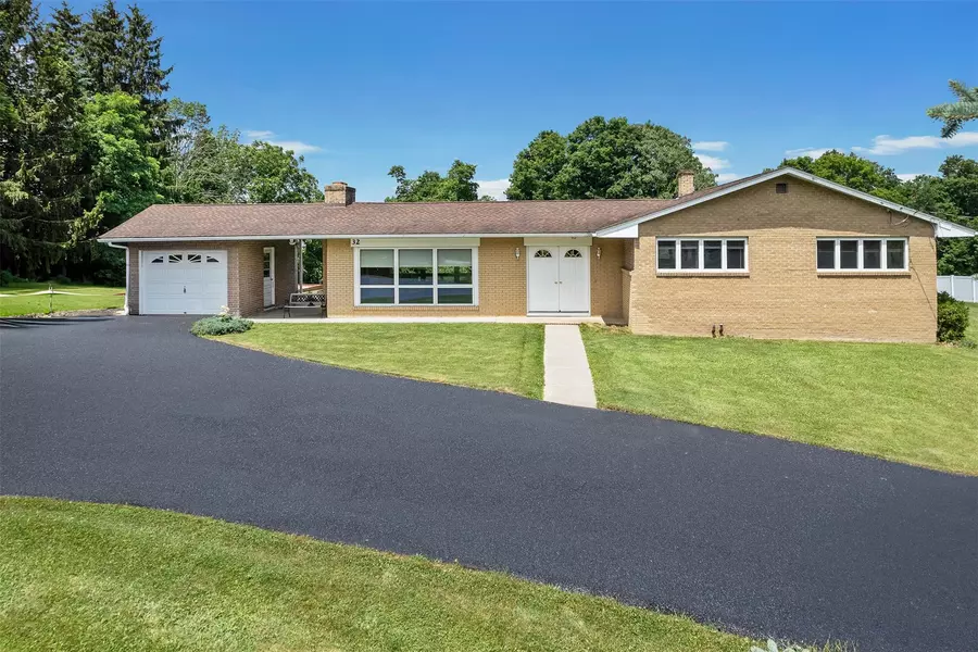 32 Gold RD, Stormville, NY 12582