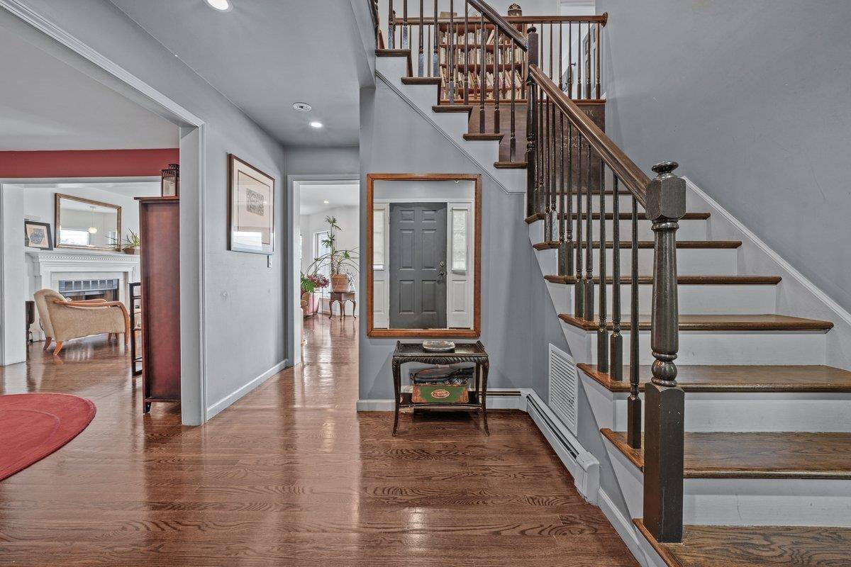 Hastings-on-hudson, NY 10706,349 Warburton AVE