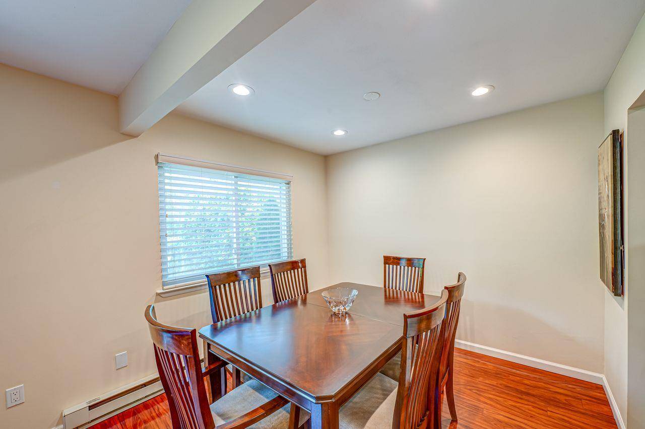 Saint James, NY 11780,205 Flair CT