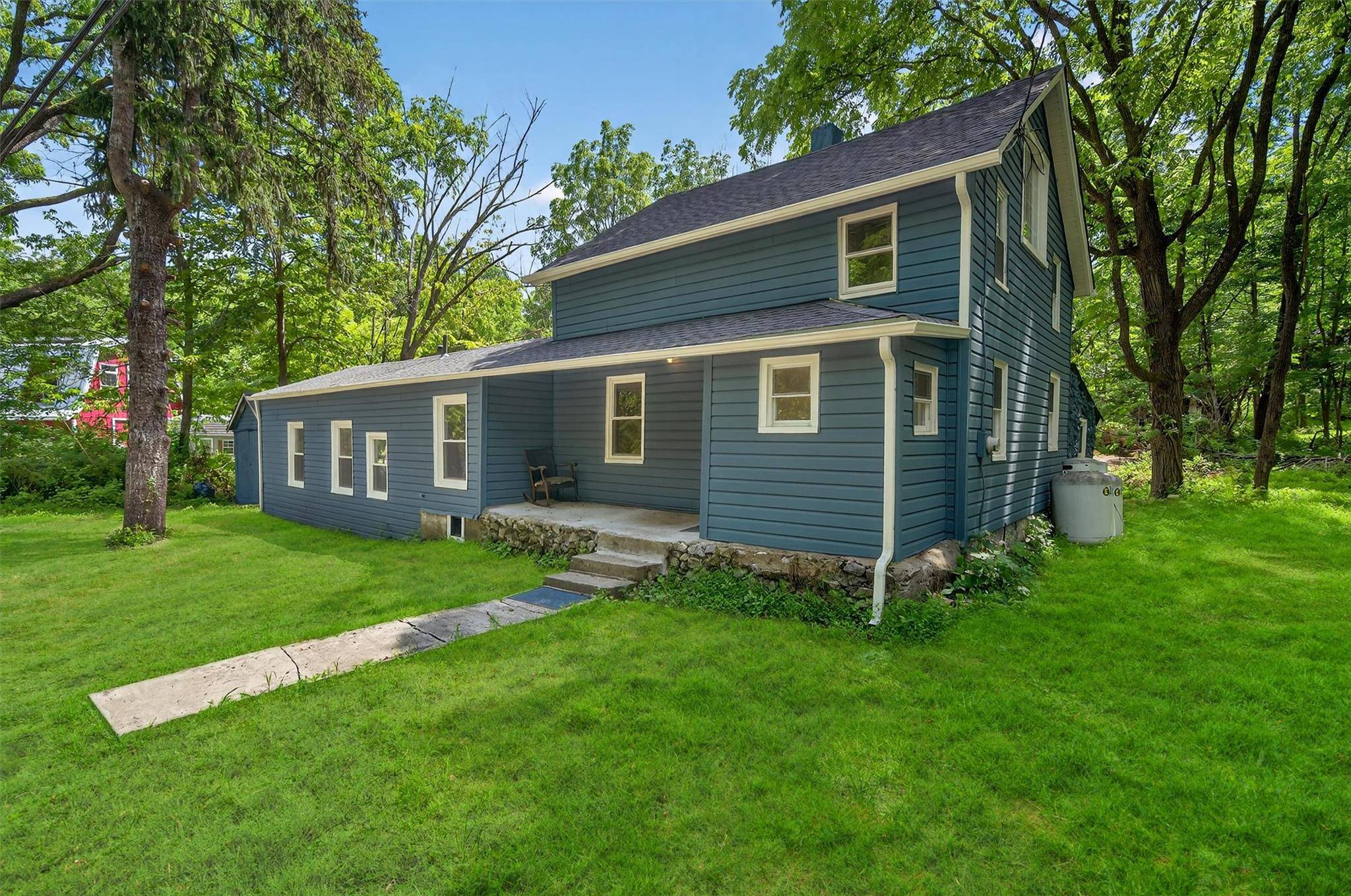 Warwick, NY 10990,123 Newport Bridge RD