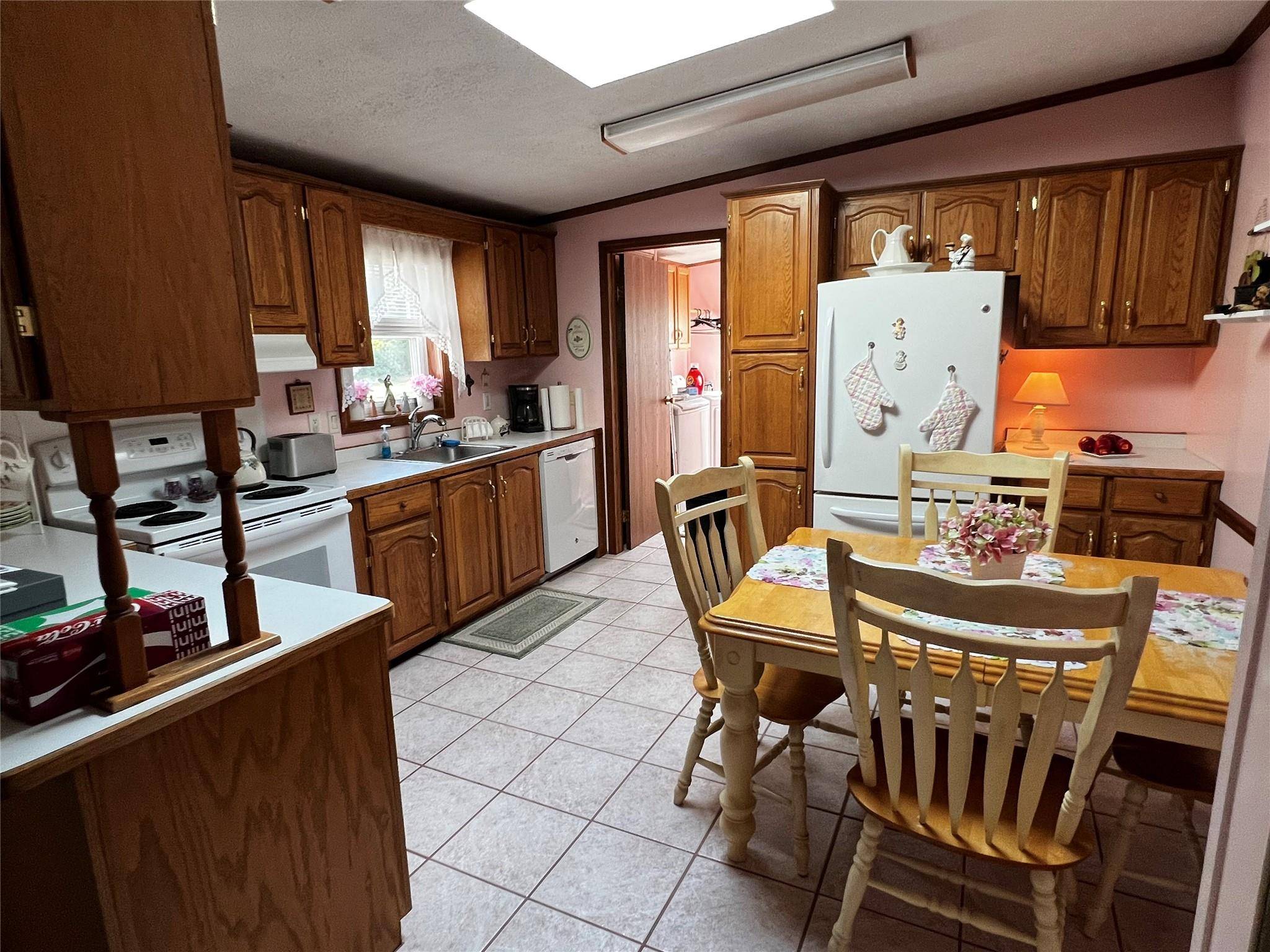 Calverton, NY 11933,638 Fresh Pond AVE #305