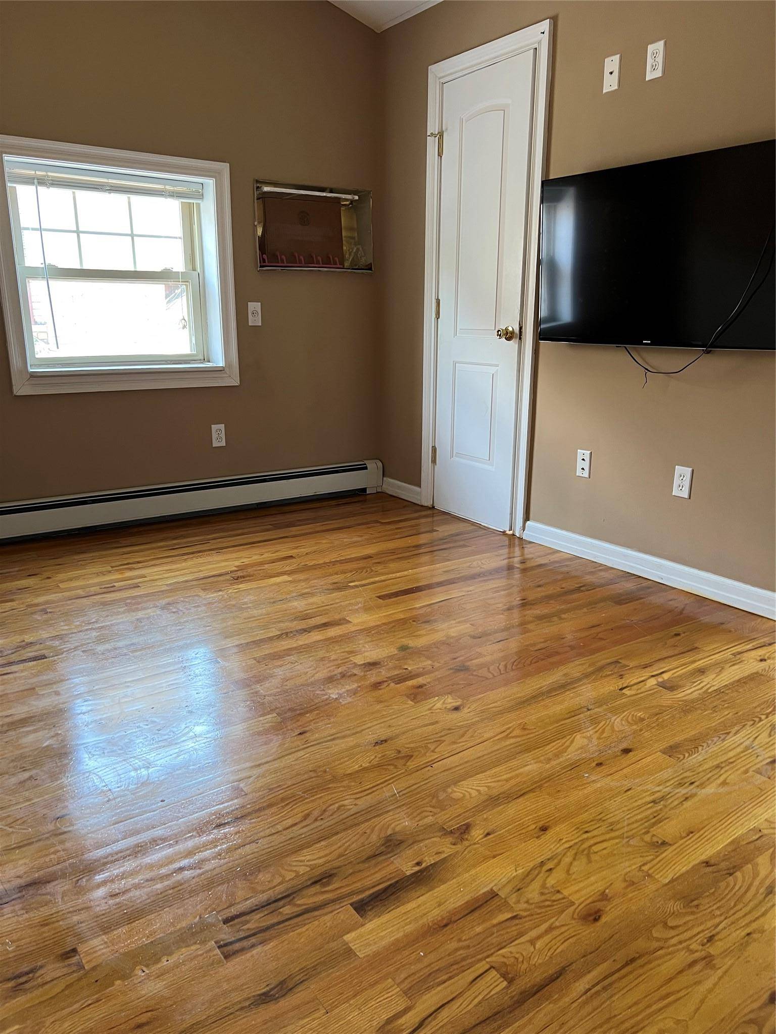 Flushing, NY 11355,140-28 45th Ave