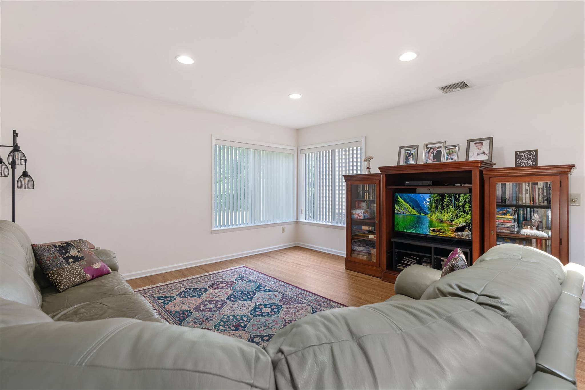 Hopewell Junction, NY 12533,79 Meadow WAY