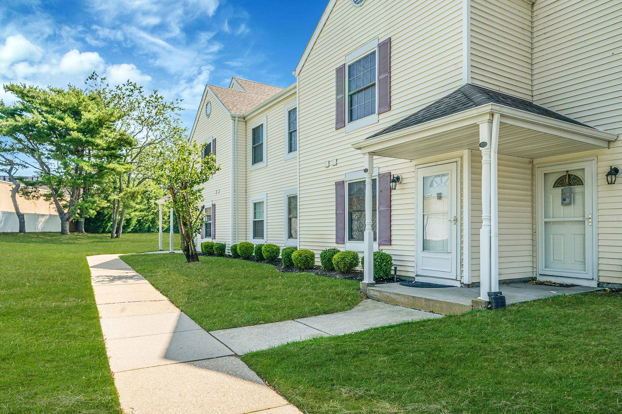 Middle Island, NY 11953,77 Fairview Circle CIR #77