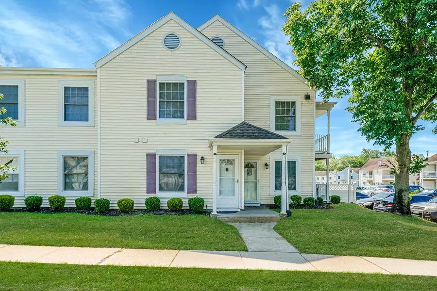 77 Fairview Circle CIR #77, Middle Island, NY 11953