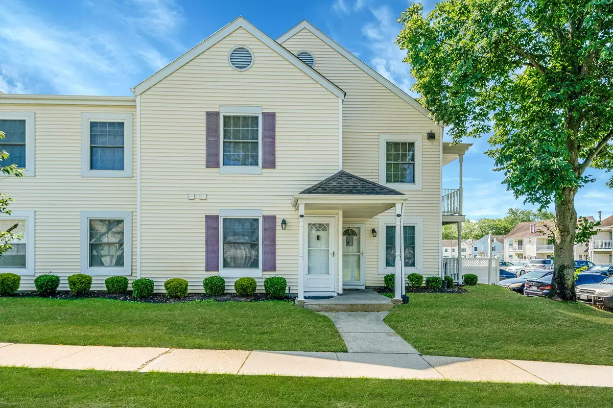 Middle Island, NY 11953,77 Fairview Circle CIR #77