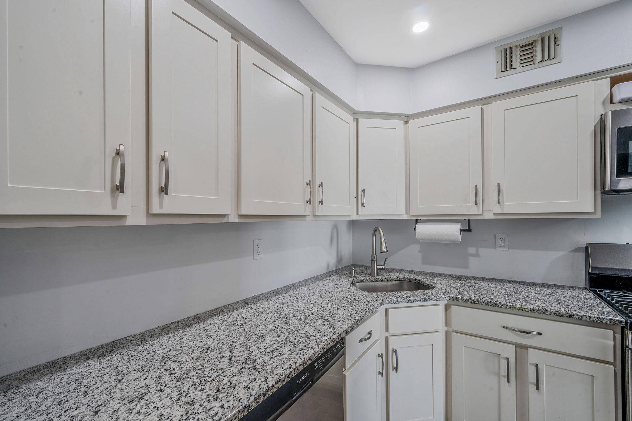 Middle Island, NY 11953,77 Fairview Circle CIR #77