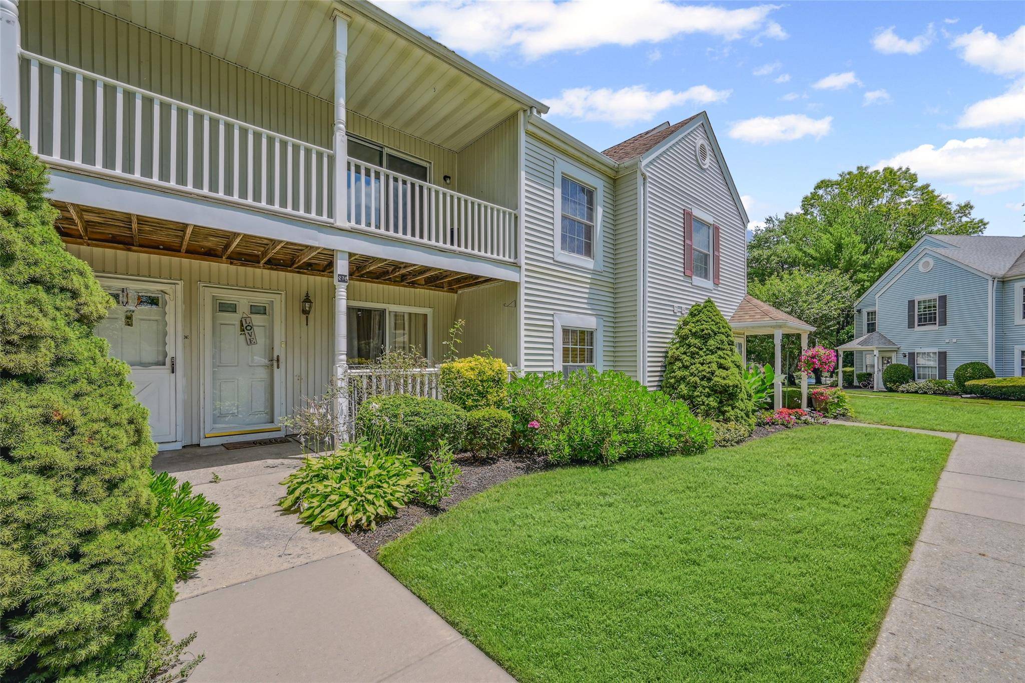 Middle Island, NY 11953,276 Fairview CIR