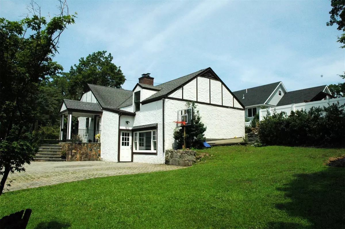 Armonk, NY 10504,20 E Annadale ST