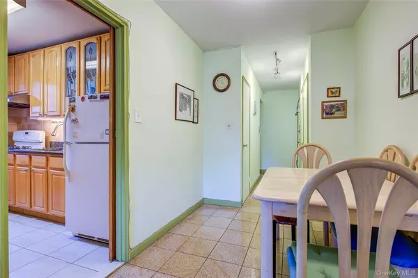 Jamaica, NY 11435,143-25 84 DR #2G