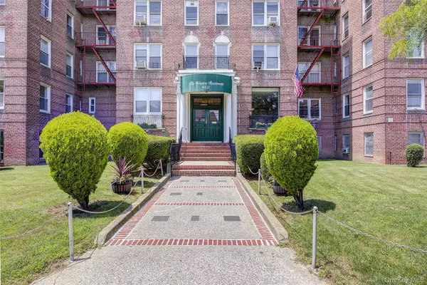 143-25 84 DR #2G, Jamaica, NY 11435