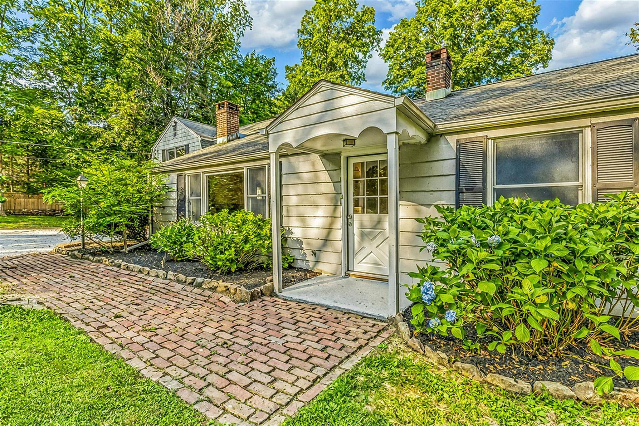 South Salem, NY 10590,8 West LN