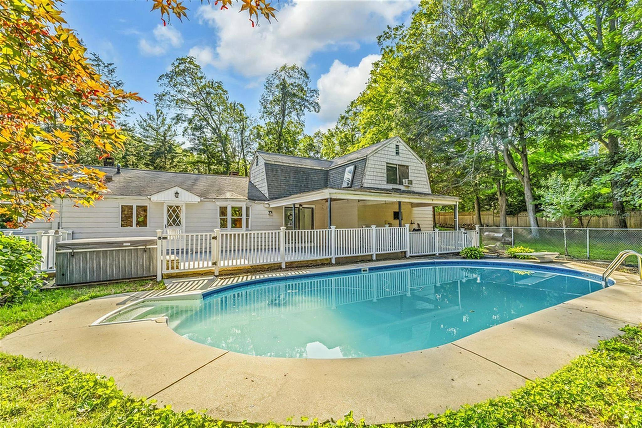 South Salem, NY 10590,8 West LN