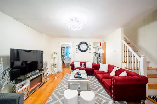Bronx, NY 10462,1720A Paulding AVE